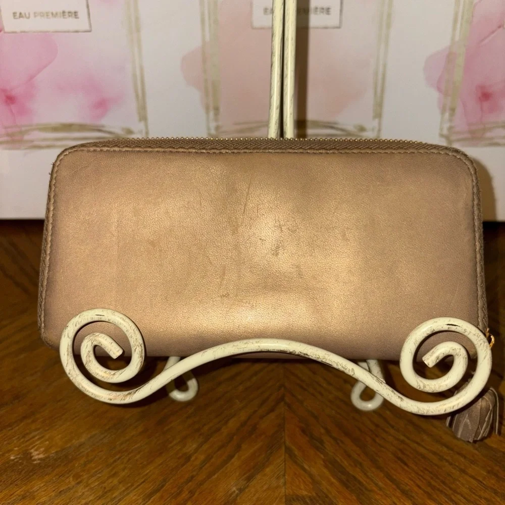 Loewe sophisticated soft